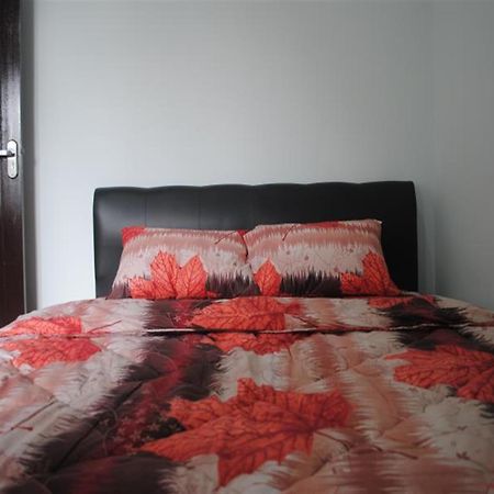 Golden Hawaii Villa Singkawang Exterior photo