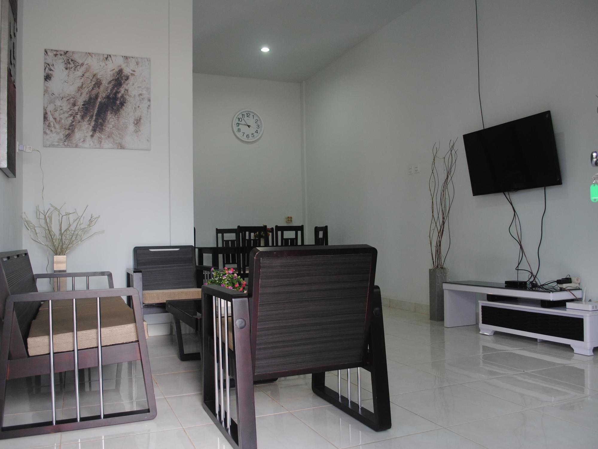 Golden Hawaii Villa Singkawang Exterior photo